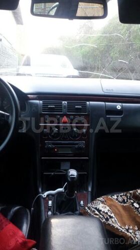 Mercedes E 220 2000, 456,987 km - 2.2 l - Bakı