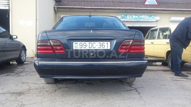 Mercedes E 220 2000, 456,987 km - 2.2 l - Bakı