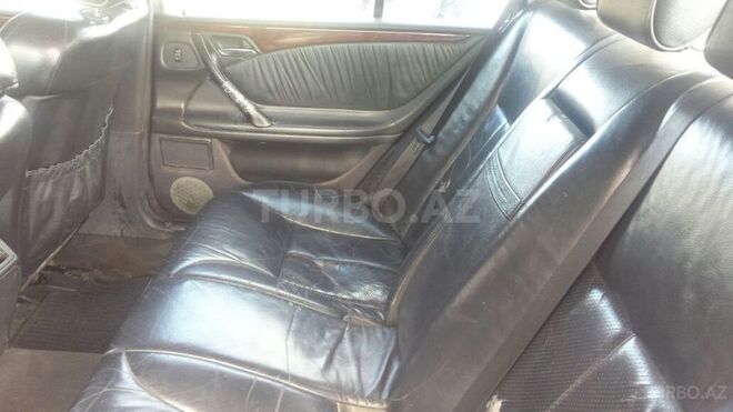 Mercedes E 220 2000, 456,987 km - 2.2 l - Bakı