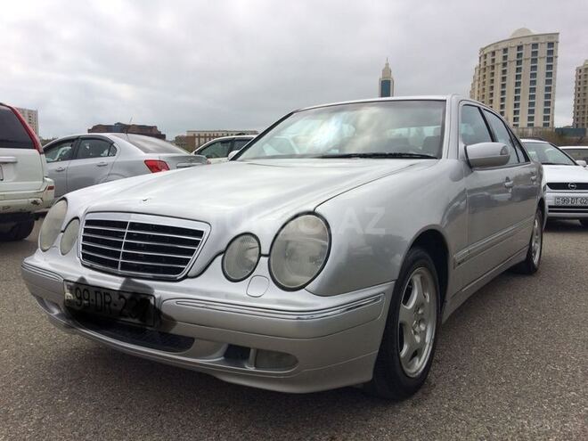 Mercedes E 220 2001, 351,600 km - 2.2 l - Bakı