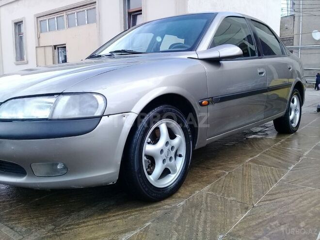 Opel Vectra 1996, 270,000 km - 2.5 l - Sumqayıt
