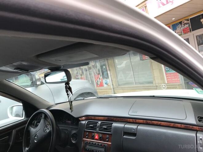 Mercedes E 240 2000, 380,000 km - 2.6 l - Bakı