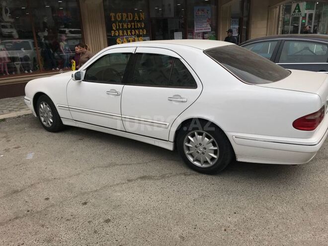 Mercedes E 240 2000, 380,000 km - 2.6 l - Bakı