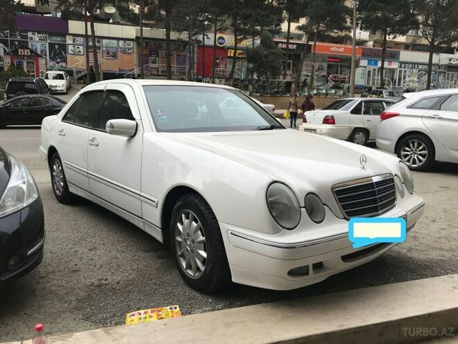 Mercedes E 240 2000, 380,000 km - 2.6 l - Bakı
