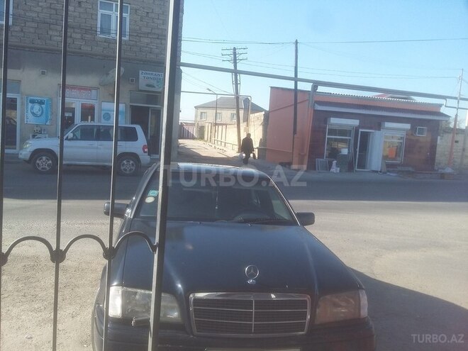 Mercedes C 220 1995, 440,000 km - 2.2 l - Bakı
