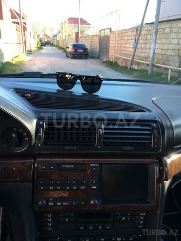 BMW 750 1995, 298,000 km - 5.4 l - Bakı