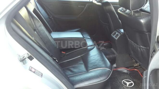 Mercedes E 240 2001, 272,000 km - 2.6 л - Bakı