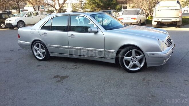 Mercedes E 240 2001, 272,000 km - 2.6 л - Bakı