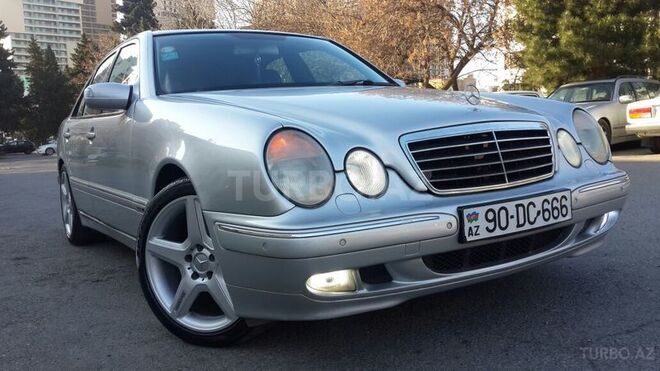Mercedes E 240 2001, 272,000 km - 2.6 л - Bakı
