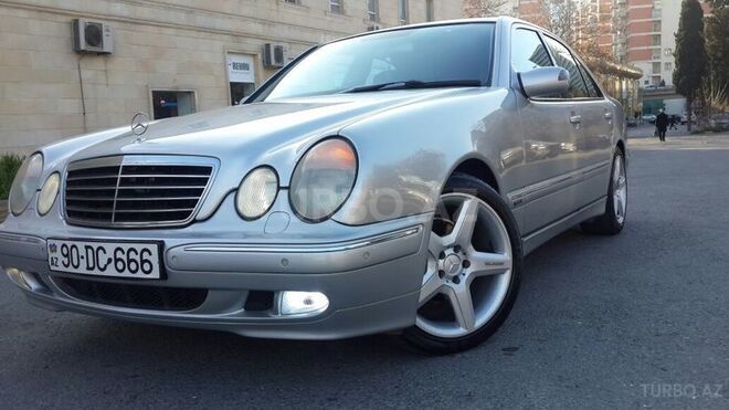 Mercedes E 240 2001, 272,000 km - 2.6 л - Bakı