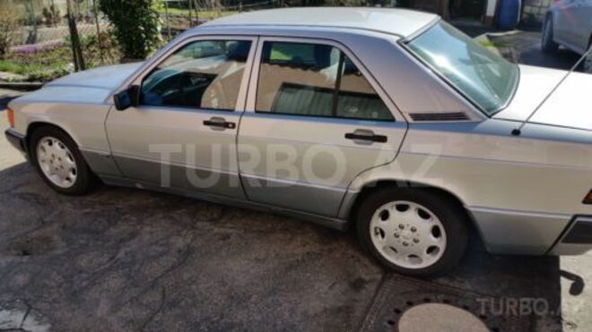 Mercedes 190 1991, 123,456 km - 1.8 l - Bakı