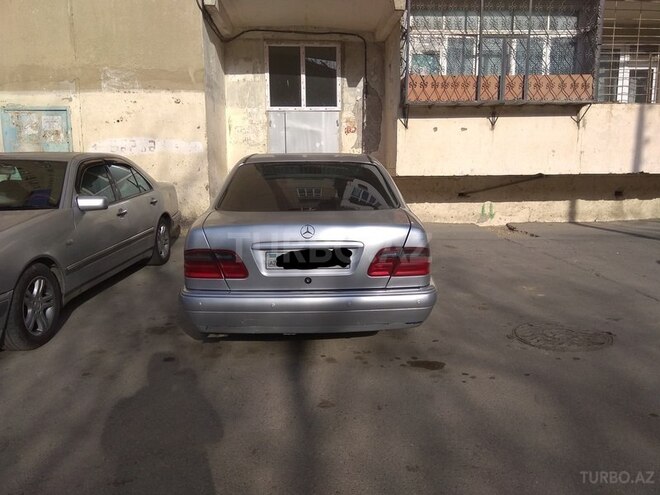 Mercedes E 280 1998, 235,000 km - 2.8 л - Bakı