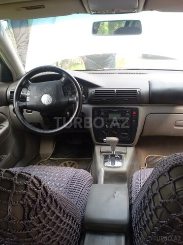 Volkswagen Passat 2003, 150,000 km - 1.8 l - Gəncə