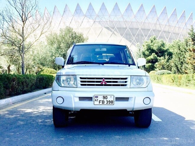 Mitsubishi Pajero io 1999, 168,500 km - 1.8 l - Bakı
