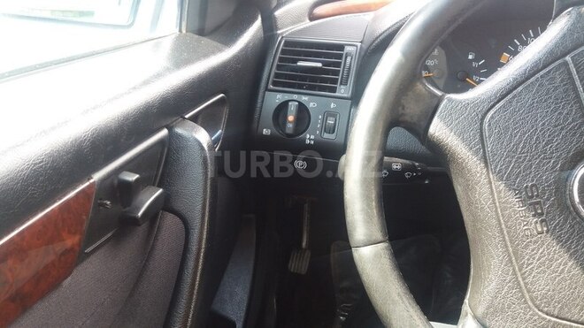 Mercedes C 240 1999, 215,000 km - 2.4 l - Qəbələ