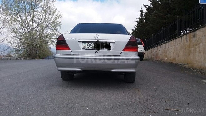 Mercedes C 240 1999, 215,000 km - 2.4 l - Qəbələ