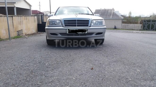 Mercedes C 240 1999, 215,000 km - 2.4 l - Qəbələ