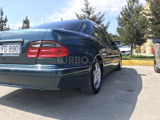 Mercedes E 240 2001, 170,068 km - 2.6 l - Bakı
