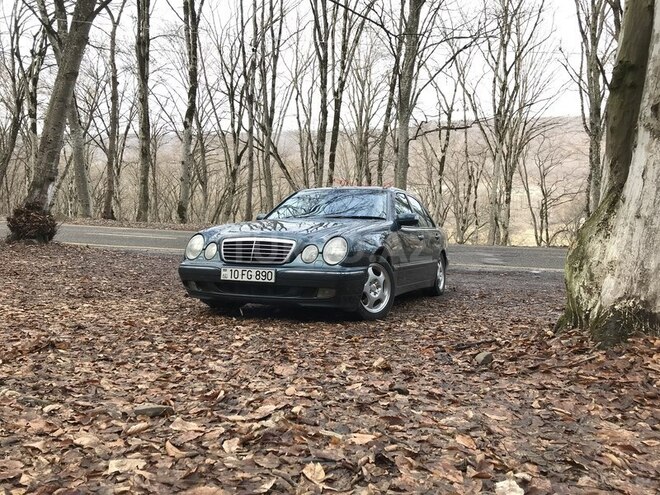 Mercedes E 240 2001, 170,068 km - 2.6 l - Bakı