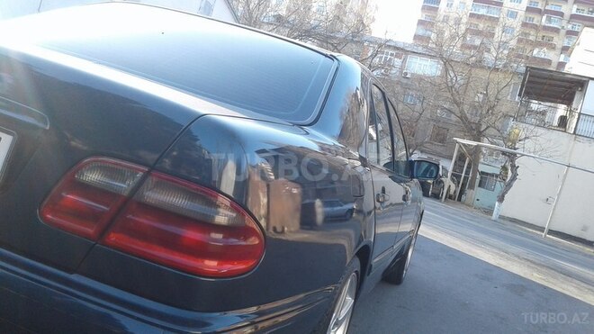 Mercedes E 270 2001, 323,253 km - 2.7 l - Bakı