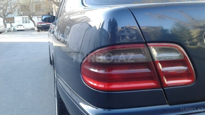 Mercedes E 270 2001, 323,253 km - 2.7 l - Bakı