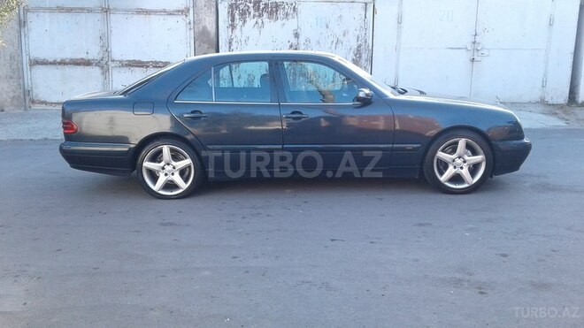 Mercedes E 270 2001, 323,253 km - 2.7 l - Bakı