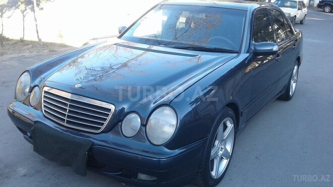 Mercedes E 270 2001, 323,253 km - 2.7 l - Bakı
