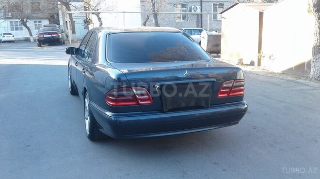 Mercedes E 270 2001, 323,253 km - 2.7 l - Bakı