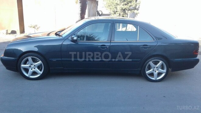 Mercedes E 270 2001, 323,253 km - 2.7 l - Bakı