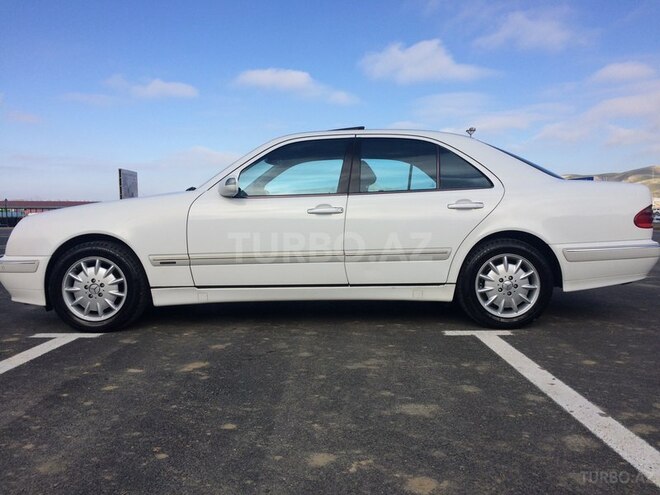 Mercedes E 240 2001, 328,000 km - 2.6 л - Bakı