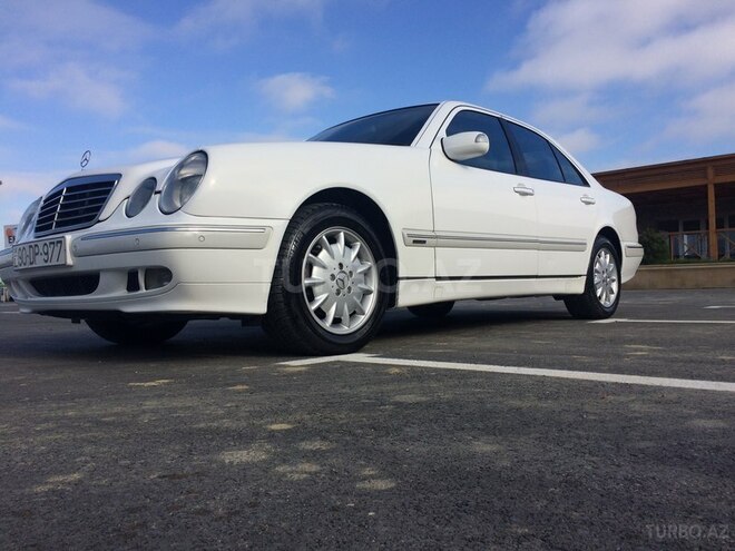 Mercedes E 240 2001, 328,000 km - 2.6 л - Bakı