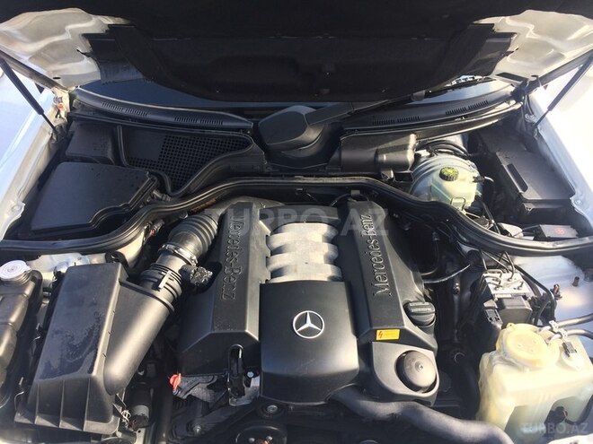 Mercedes E 240 2001, 328,000 km - 2.6 л - Bakı