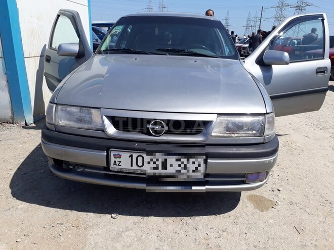 Opel Vectra 1992, 32,600 km - 2.0 л - Bakı