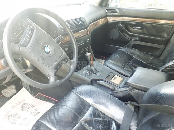 BMW 528 1998, 368,000 km - 2.8 l - Sumqayıt