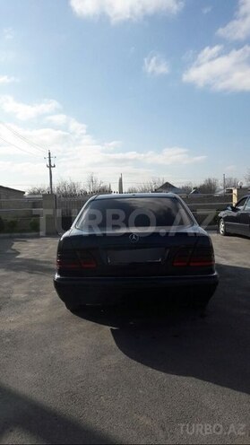 Mercedes E 220 1999, 496,853 km - 2.2 l - Bakı