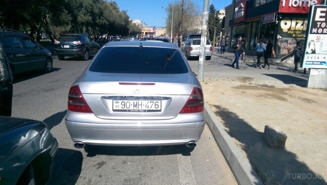 Mercedes E 320 2004, 410,000 km - 3.2 l - Bakı