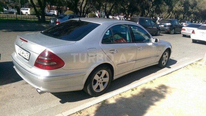Mercedes E 320 2004, 410,000 km - 3.2 l - Bakı