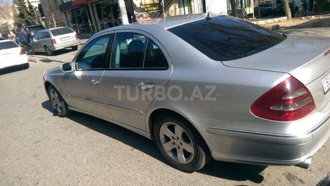 Mercedes E 320 2004, 410,000 km - 3.2 l - Bakı