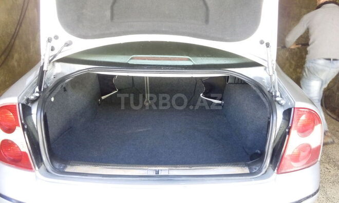 Volkswagen Passat 2001, 125,800 km - 1.8 l - Bakı