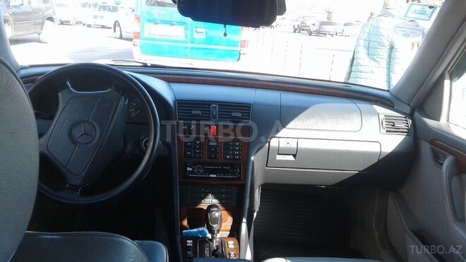 Mercedes C 220 1995, 270,000 km - 2.2 l - Bakı