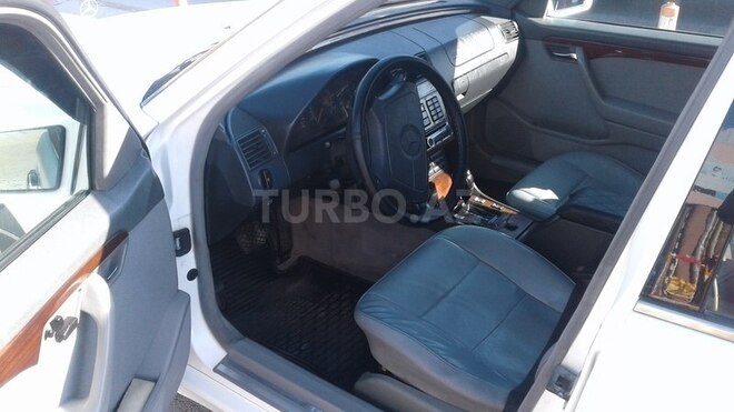 Mercedes C 220 1995, 270,000 km - 2.2 l - Bakı