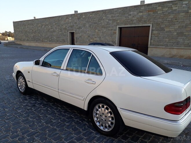 Mercedes E 240 1998, 252,634 km - 2.4 л - Bakı