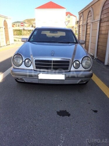 Mercedes E 240 1998, 272,000 km - 2.4 l - Bakı