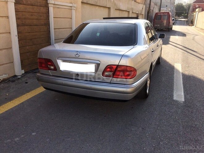 Mercedes E 240 1998, 272,000 km - 2.4 l - Bakı