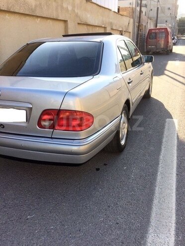 Mercedes E 240 1998, 272,000 km - 2.4 l - Bakı