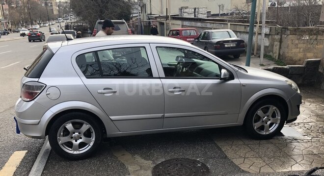 Opel Astra 2007, 204,000 km - 2.0 l - Bakı