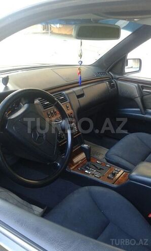 Mercedes E 240 1997, 305,985 km - 2.4 l - Bakı