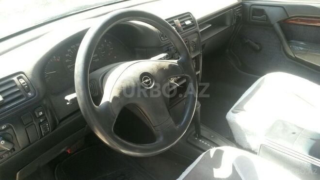 Opel Vectra 1992, 328,400 km - 2.0 l - Bakı