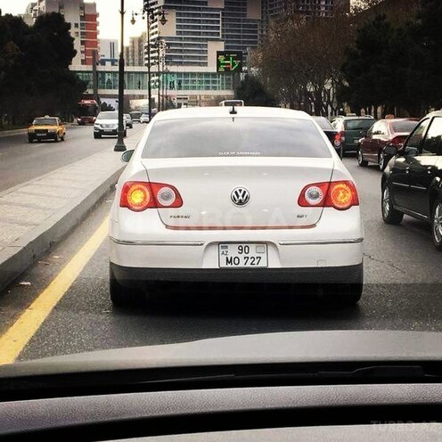Volkswagen Passat 2006, 260,000 km - 2.0 l - Bakı