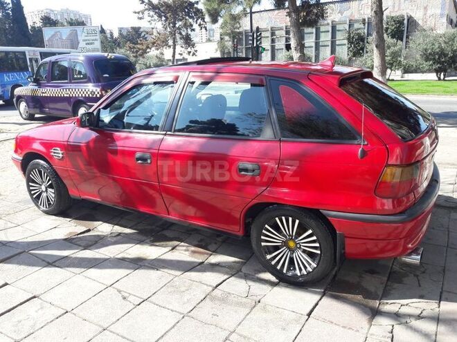 Opel Astra 1996, 235,000 km - 1.4 л - Bakı